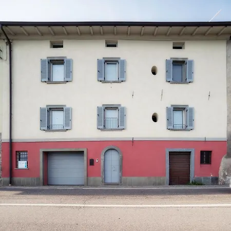 Holiday home Lakefront Residenza Il Gallo In Riva Al