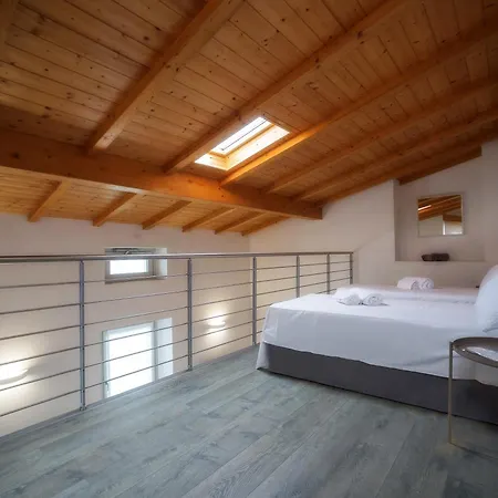 Lakefront Residenza Il Gallo In Riva Al *